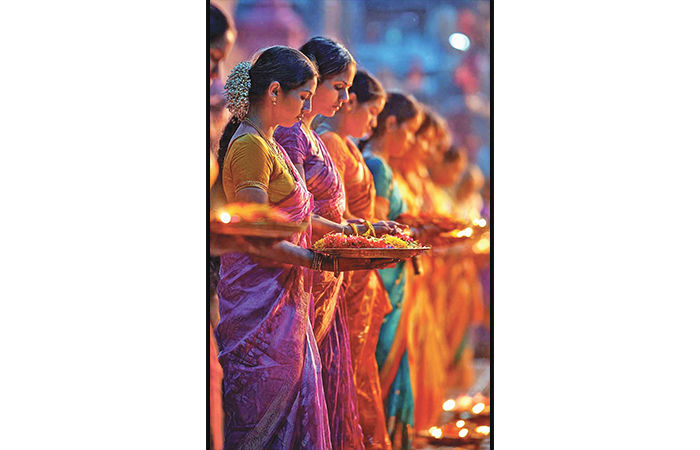 હવે કિટી પાર્ટીને બદલે કિટી-સુંદરકાંડ                                                      .