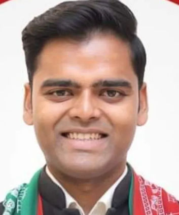 25-yr-old Pushpendra Saroj jumps into UP battlefield straight from London