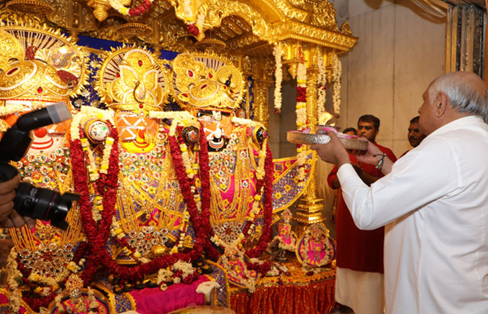 રથયાત્રાની પૂર્વસંધ્યાએ CM ભૂપેન્દ્ર પટેલે અમદાવાદમાં ભગવાન જગન્નાથજીની કરી આરતી અને પૂજા-અર્ચના