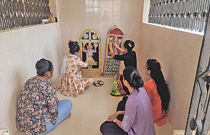 હળવદમાં નરબંકાઓના પાળિયાને રાખડી બાંધી ઉજવણી કરવાની પરંપરા
