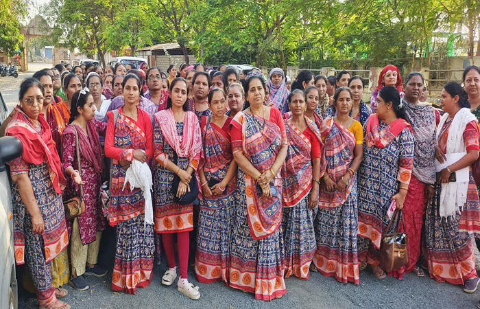 સુરેન્દ્રનગરમાં આંગણવાડી બહેનોનું ઓનલાઇન કામગીરી સામે પ્રદર્શન