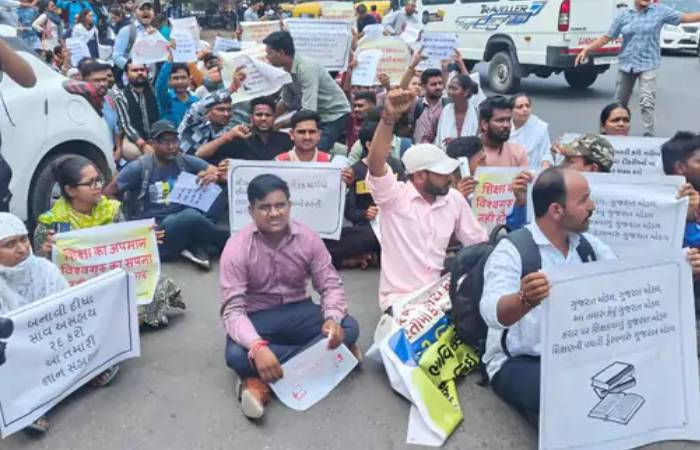 After protests, Gujarat includes subject teachers in vacancies