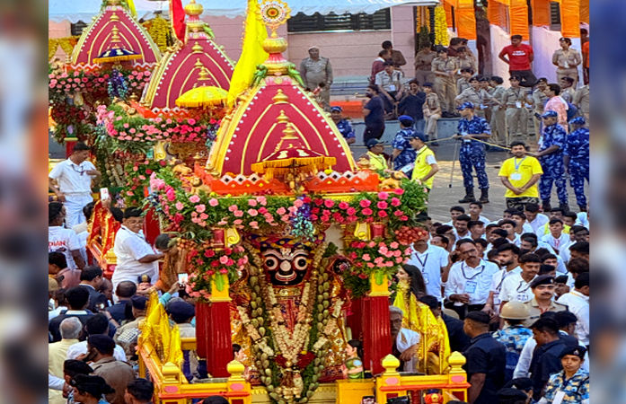 જ્યારે હાથીએ સૂંઢથી પોલીસની વાન ફેંકી દેતા કરફ્યૂમાં પણ નીકળી હતી રથયાત્રા, જાણો રસપ્રદ કિસ્સો