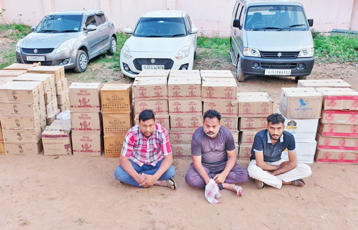 વિદેશી દારૂની 4102 બોટલ સહિત 36.28 લાખનો મુદ્દામાલ ઝડપાયો