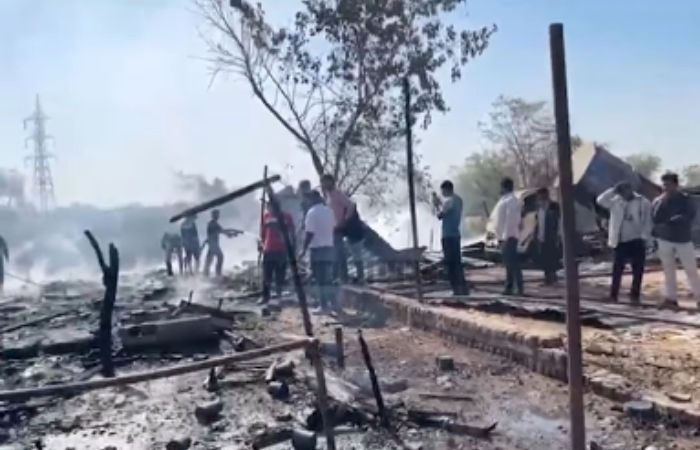Fire breaks out in Vasna slums, over 25 huts destroyed