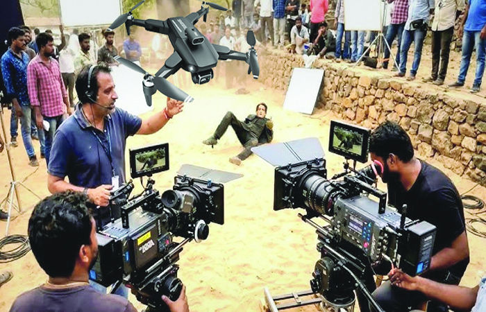 ફિલ્મોમાં શ્વાસ થંભાવી દેતી થ્રિલ્સ લાવતા ડ્રોન કેમેરા