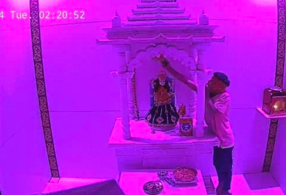 છાણીના ભાથુજી મહારાજ અને મહાકાળી માતાના મંદિરમાં ચોરી,ત્રણ ચોરો ત્રાટક્યા