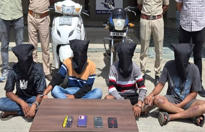 વડોદરા નજીક હાઈવે પર પાવાગઢના દર્શનાર્થીઓને લૂંટનારી ગેંગના ચાર સાગરીત પકડાયા