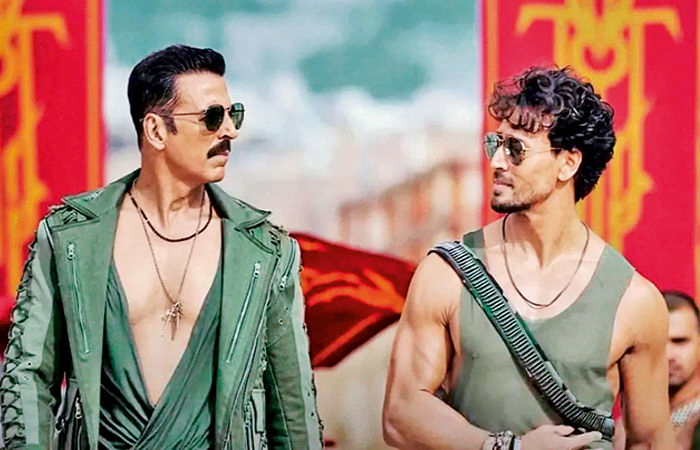 બડે મિયાંના ડાયરેક્ટરે સાડા સાત કરોડ લેવાના બાકી