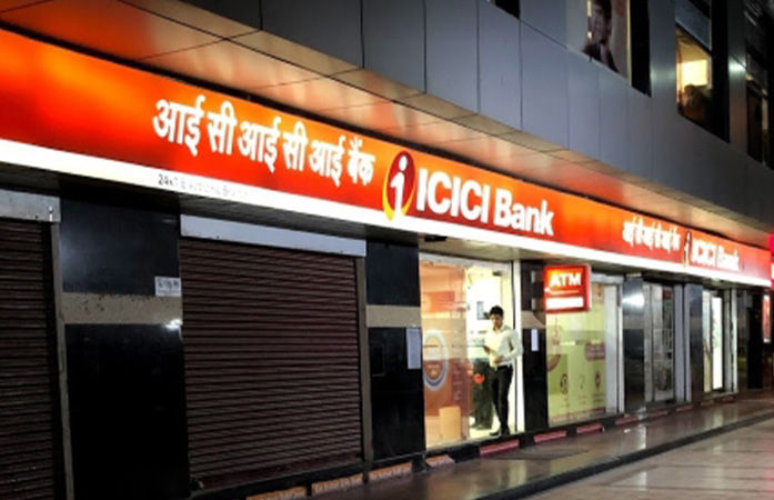 ICICI બૅન્કના ગ્રાહકોને બીજો મોટો ઝટકો, ATM અને રોકડ વ્યવહારો પરના ચાર્જમાં વધારો