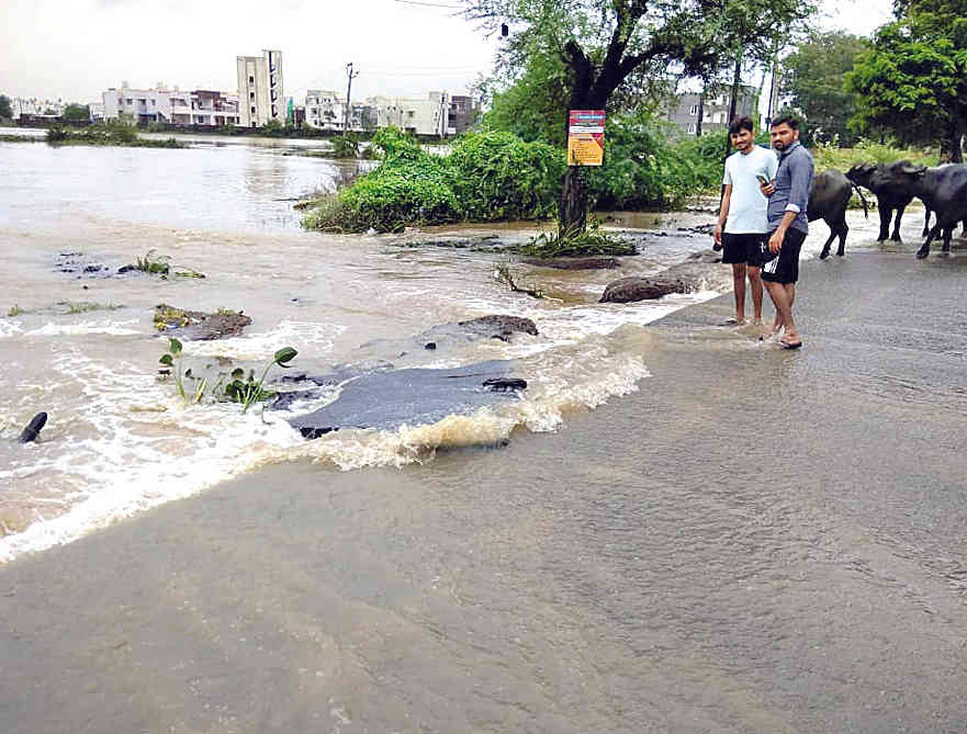 અંકલેશ્વરમાં વરસાદે વિરામ લેતા પાણી ઓસર્યા
