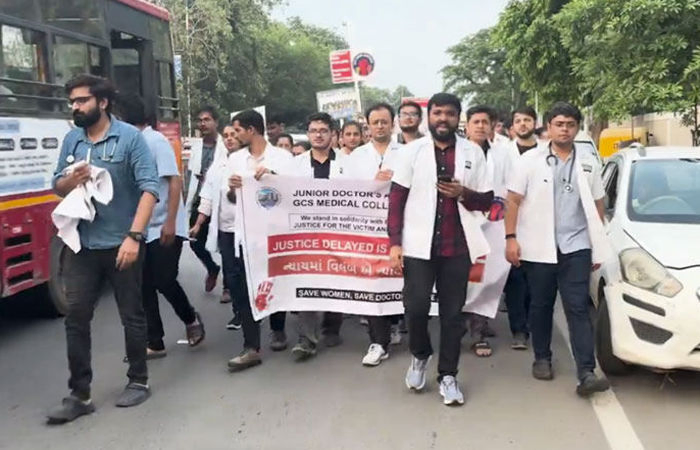 Gujarat medicos on strike, march against rape-murder of Kolkata doctor