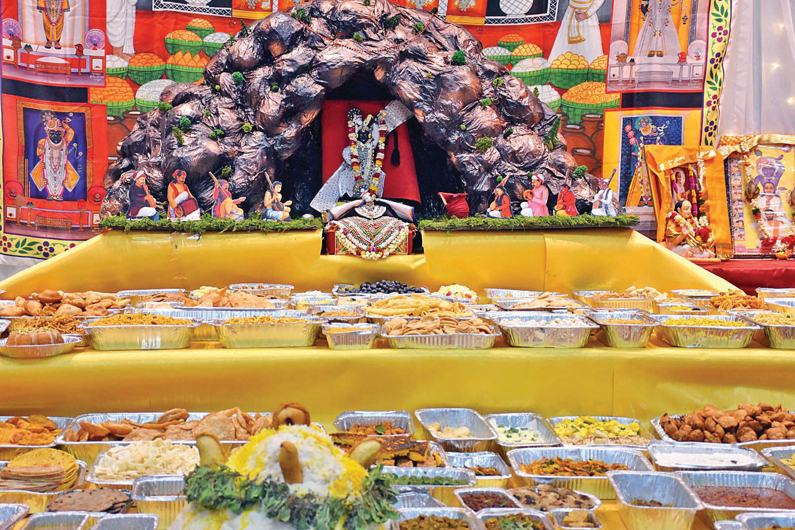 ડલાસમાં સ્થાપિત શ્રીનાથધામ હવેલી ખાતે ભવ્ય અન્નકૂટ ઉજવાયો