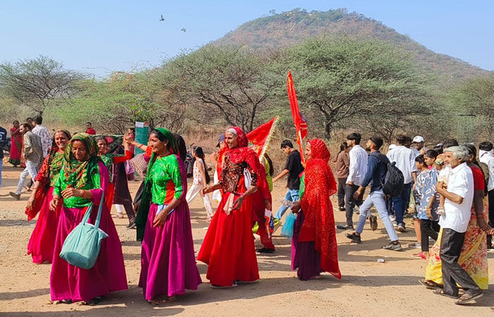 ચોટીલા ડુંગરની છઠ્ઠી પરિક્રમામાં દોઢ લાખથી વધુ શ્રધ્ધાળુઓ ઉમટયા