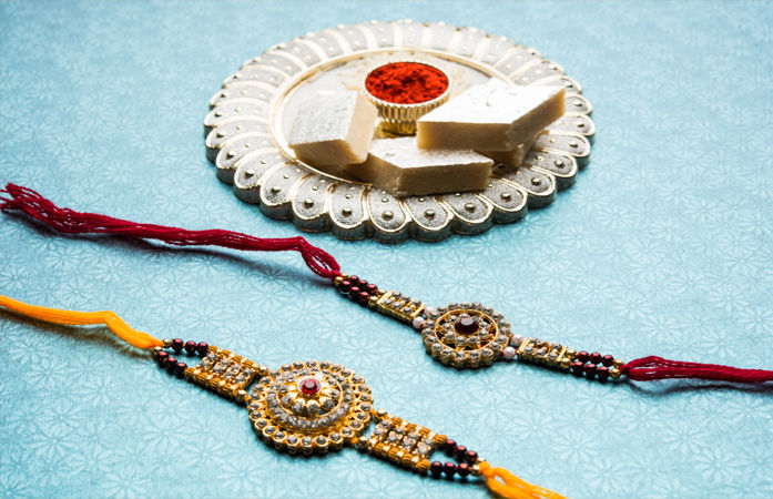 આજે રક્ષાબંધન: ભાઈની રાશિ પ્રમાણેના રંગ મુજબ બાંધો રાખડી, ખૂલી જશે ભાગ્યના દ્વાર
