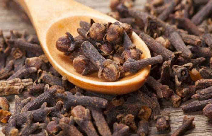 Benefits of Cloves: જાણો, રાત્રે લવિંગ ખાવાથી સ્વાસ્થ્યને શું લાભ થાય છે?