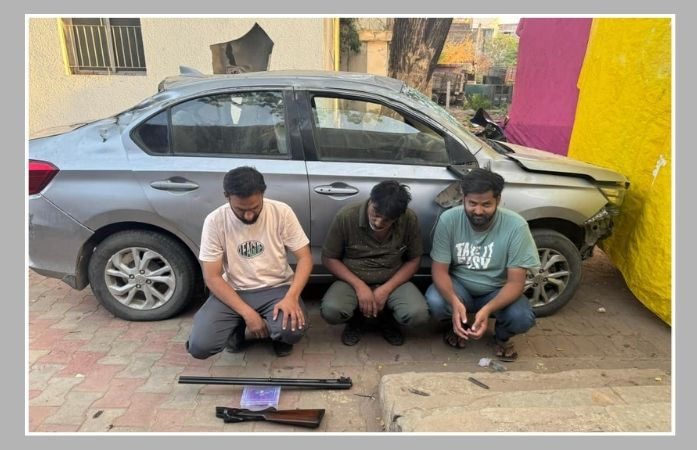 પંચમહાલ: જંગલમાં નીલગાયનો શિકાર કરવા નીકળેલા ત્રણ શિકારીઓ બંદૂક સાથે ઝડપાયા, પોલીસે ફિલ્મી ઢબે પીછો કરી દબોચ્યા