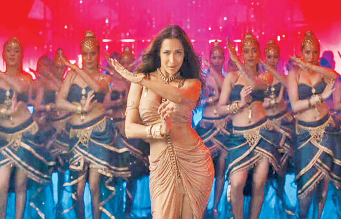 બાવન વર્ષની વયે મલાઈકા આઈટમ સોંગમાં : બે કરોડની ફી વસૂલી