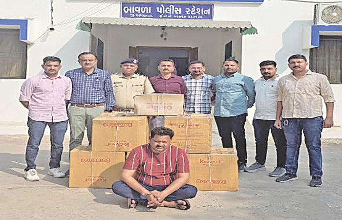બાવળામાં નશાકારક કફ સિરપની 779 બોટલ ઝડપાઇ
