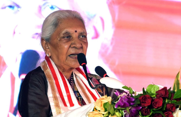 'લિવ ઈન રિલેશન સમાજ માટે ખતરા સમાન..', આનંદી બેન પટેલે વિદ્યાર્થિનીઓને આપી સલાહ