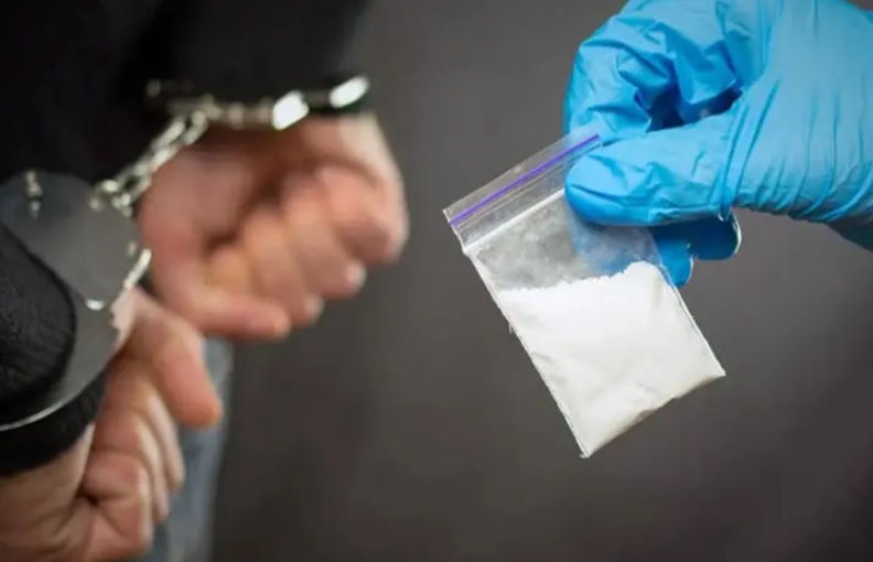 Kutch hotel owner, associates arrested with cocaine worth ₹1.47 cr