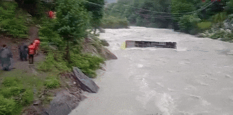 જમ્મુ-કાશ્મીરના ગાંદરબલમાં મોટી દુર્ઘટના, ITBPના જવાનોને લઈ જતી બસ નદીમાં ખાબકી, 9 ઈજાગ્રસ્ત