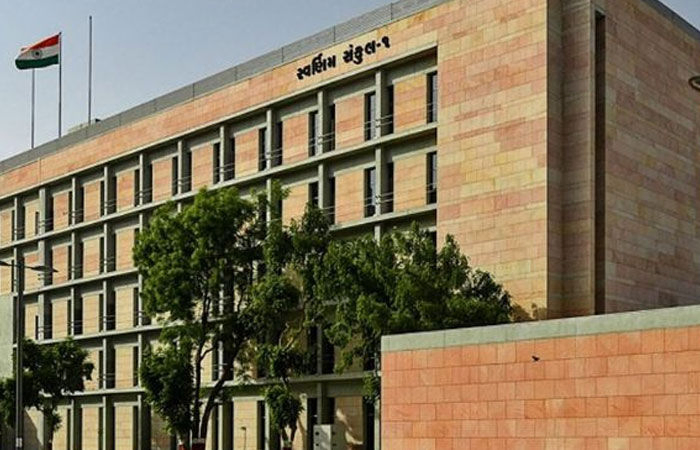 ગુજરાતમાં ફરી બદલીનો ધમધમાટ: રાજ્યના 10 IAS અધિકારીની બદલી, જાણો કોને ક્યાં મળ્યું પોસ્ટિંગ