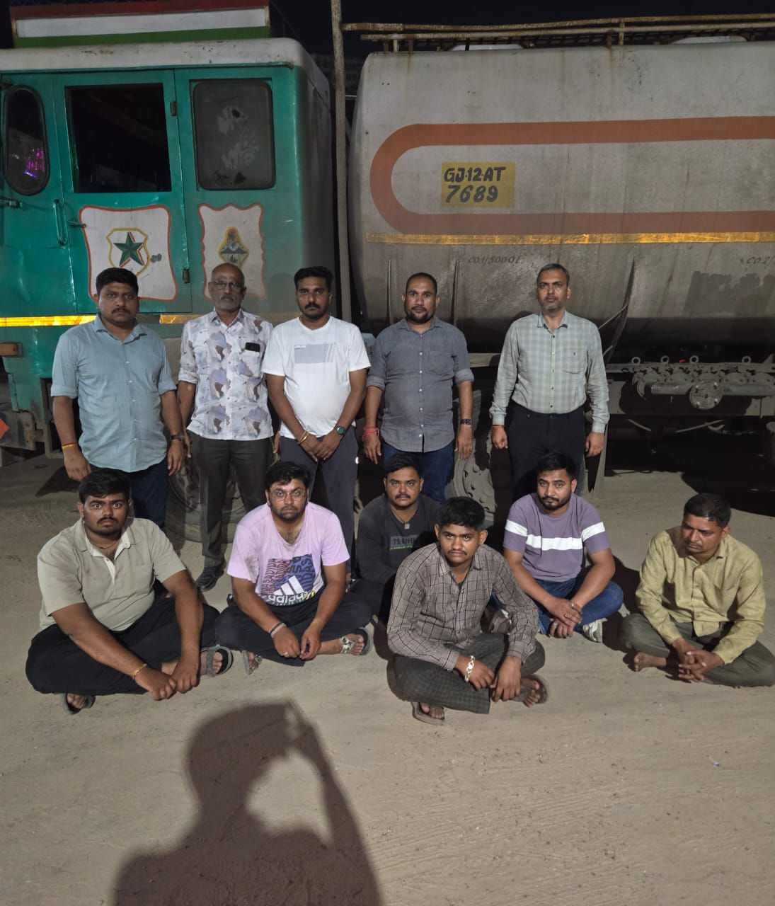 ટેન્કરમાંથી કેમીકલ ચોરીને બારોબાર સસ્તામાં વેચી દેવાનું કૌભાંડ ઝડપાયું