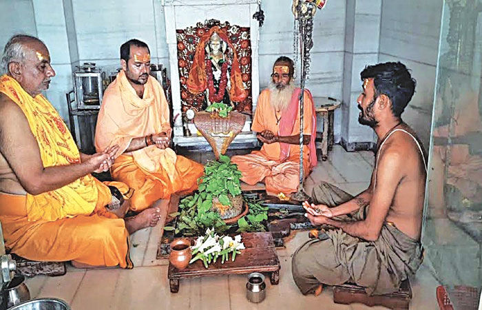 દ્વાપરયુગ સમયના કાંત્રોડી ગામના કુંતેશ્વર મહાદેવ મંદિરે ભક્તોનો જમાવડો