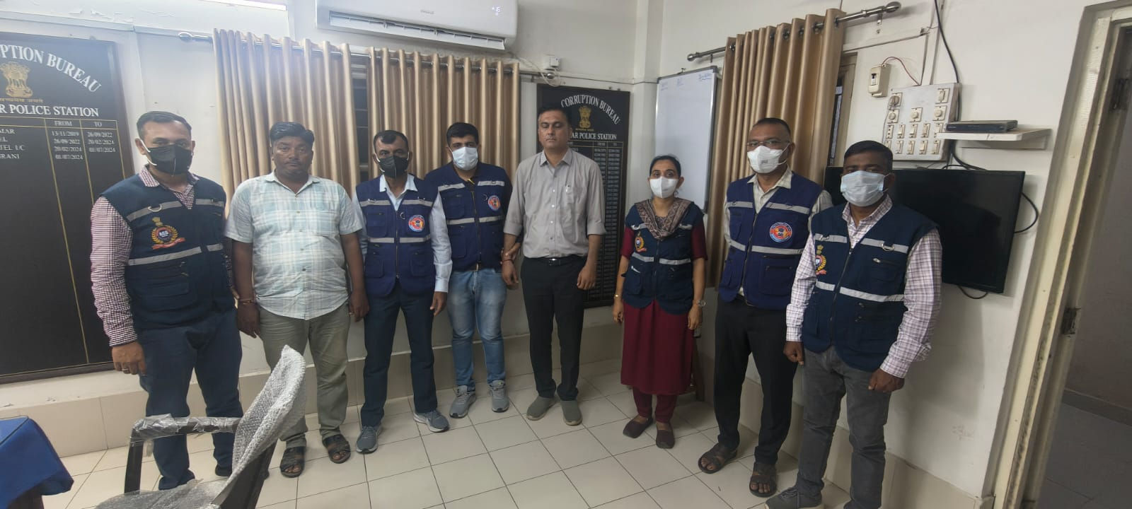 PGVCL deputy engineer, lineman caught in ₹80,000 bribery trap in Jamnagar