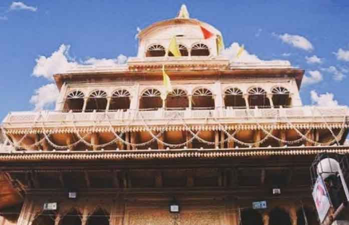 તમે કેમ ઇચ્છો છો કે બધું ફંડ તમારા ખિસ્સામાં જ જાય? બાંકે બિહારી મંદિર કમિટીને સુપ્રીમ કોર્ટે પૂછ્યા આકરા સવાલો