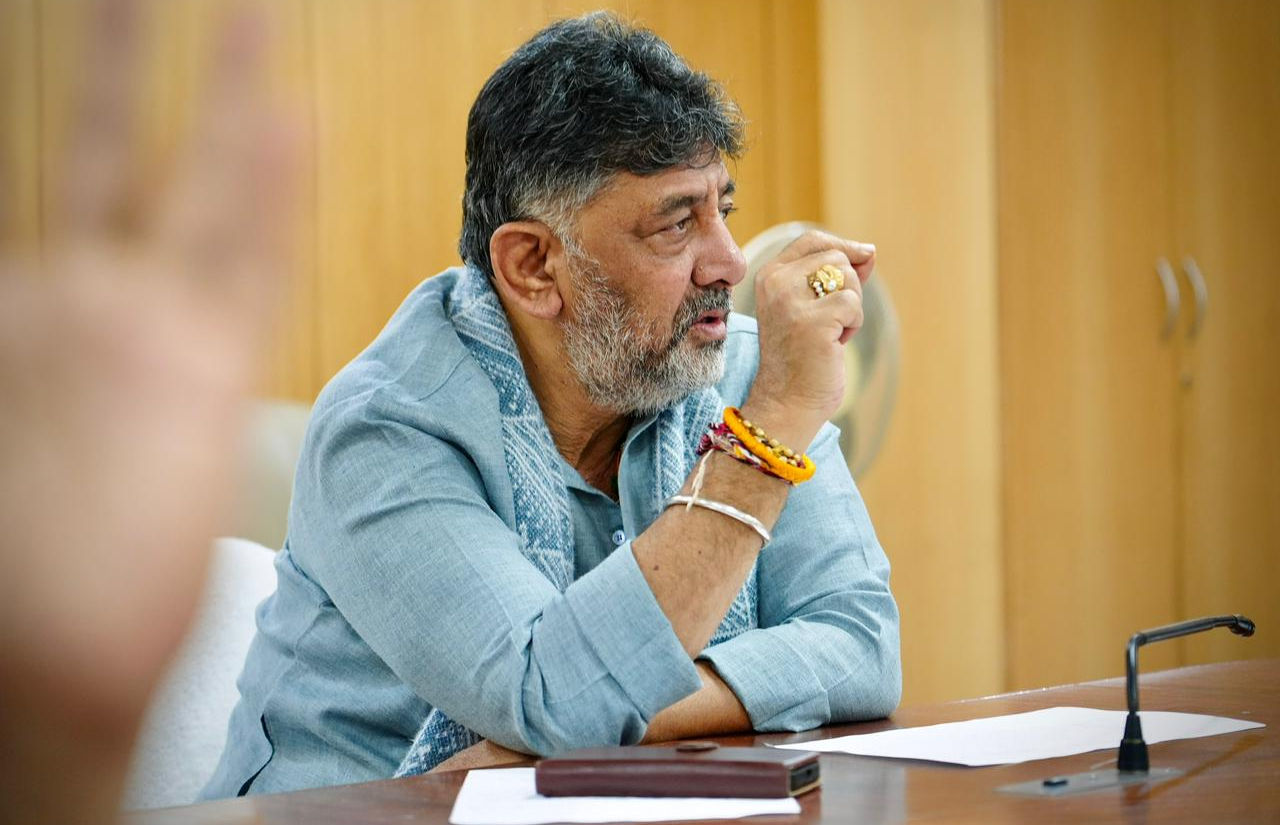 '6 જાન્યુઆરીએ કર્ણાટકના CM બનશે ડીકે શિવકુમાર...', કોંગ્રેસ નેતાના દાવાથી રાજકારણમાં હડકંપ