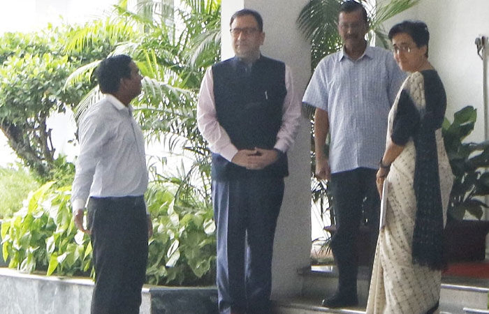 Kejriwal meets LG, tenders resignation as Delhi CM