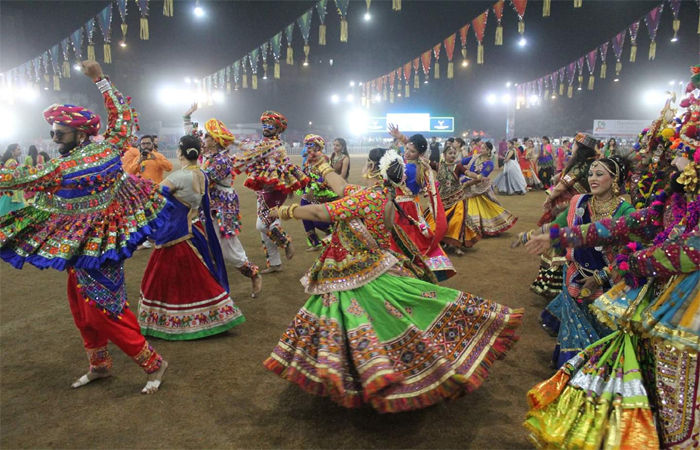 નવરાત્રીના ગરબા સ્થાનો પર દર્શકો- ખેલૈયાઓનો દૈનિક રેકોર્ડ રાખવો પડશે