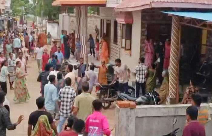 સાવલી તાલુકામાં ભાજપના નેતાઓ વચ્ચે ઉગ્ર મારામારી: વાહનોની તોડફોડ