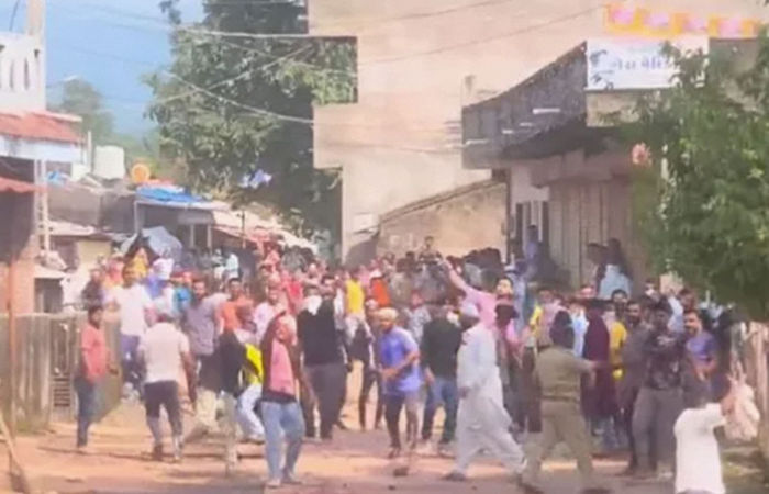 Communal tensions arise in Gujarat after stones pelted at a Bajrang Dal rally