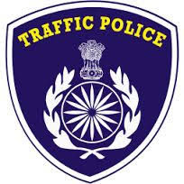 બૂલેટ ચાલક અને ટ્રાફિક પોલીસના જવાનો વચ્ચે જાહેરમાં ઝપાઝપી