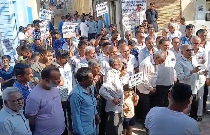 'કલમ 370 રદ થાય તો ગીરમાંથી ઈકો ઝોન કેમ નહીં..', દેખાવકારોની સરકારને ચૂંટણી બહિષ્કારની ચેતવણી