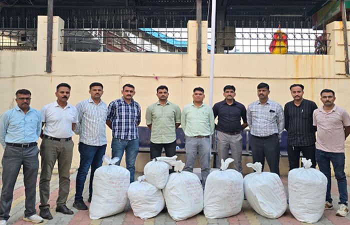 પુરી-ગાંધીધામ એકસપ્રેસના કોચમાંથી બિનવારસી હાલતમાં રૂા.56.95 લાખનો ગાંજો મળ્યો