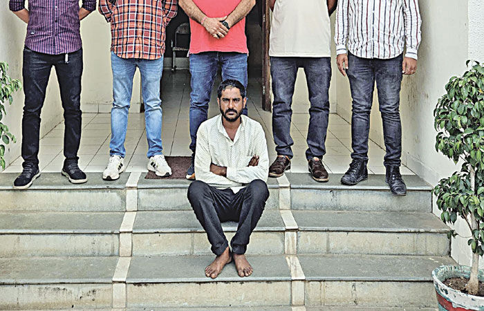 સયલાના ચોરવીરા ગામમાંથી 10 ગુનામાં વોન્ટેડ આરોપીની ધરપકડ
