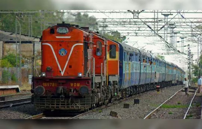 High fares, long queues no match for Gujarat’s long weekend plans