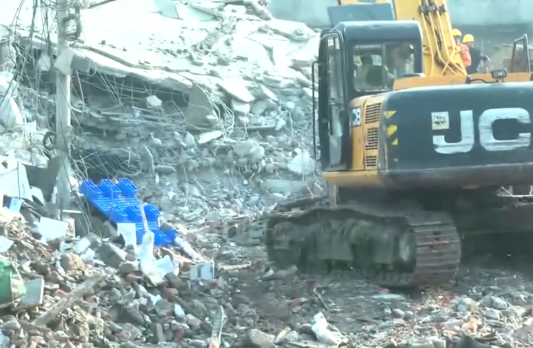 Lucknow building collapse: PM Modi announces ₹ 2 lakh each for kin of deceased