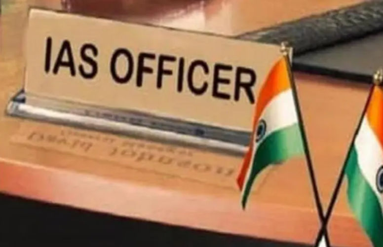 Major bureaucratic reshuffle in Gujarat involving 13 IAS officers
