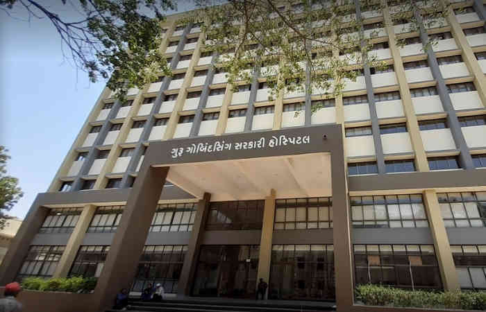 જામનગરની સરકારી કોવિડ હોસ્પિટલ માં કોરોના ની સારવાર મેળવી રહેલા વધુ એક દર્દીએ દમ તોડી દેતાં ભયનો માહોલ
