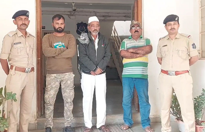 VIDEO: સાવરકુંડલામાં ભાજપ નેતા-વેપારીઓ પર હુમલો, ત્રણ આરોપી ઝડપાયા એક ફરાર