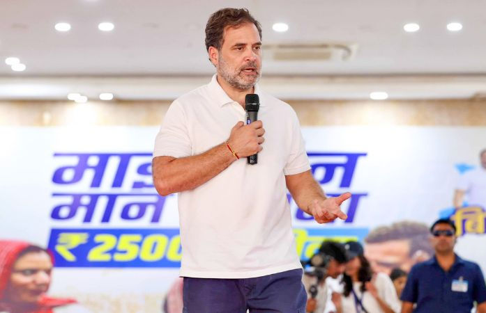 ભાજપ નથી ઇચ્છતું કે ગરીબ પણ અંગ્રેજી શીખે: ગૃહમંત્રી શાહ પર રાહુલ ગાંધીનો વળતો પ્રહાર