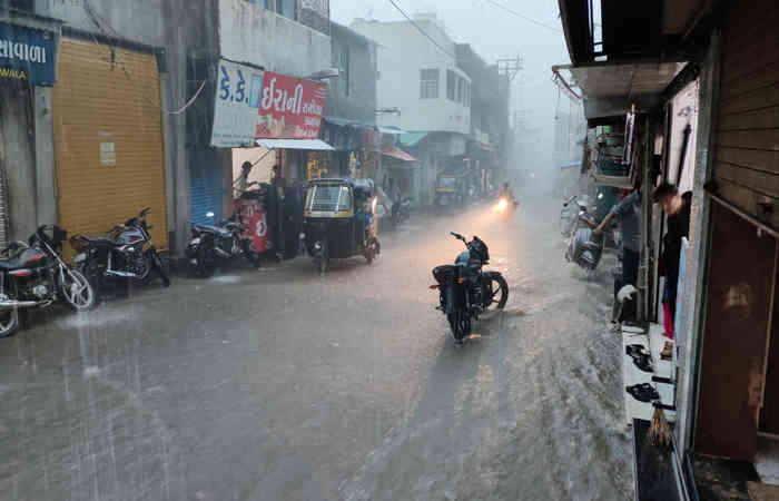 જૂનાગઢમાં અડધા કલાકમાં જ ધોધમાર બે ઇંચ વરસાદ
