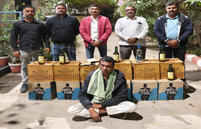 જોડીયાના તારાણાં ગામ પાસેથી કારમાં ઈંગ્લિશ દારૂની હેરાફેરી કરી રહેલો મૂળ જામનગરનો શખ્સ પકડાયો