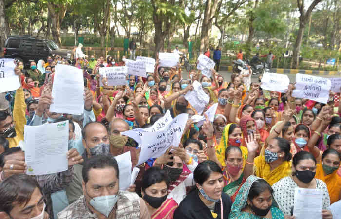 જામનગરના ગાંધીનગર વિસ્તારમાં ખાનગી કંપની દ્વારા પ્રદૂષણના મુદ્દે સ્થાનિક રહેવાસીઓનો ઉગ્ર વિરોધ