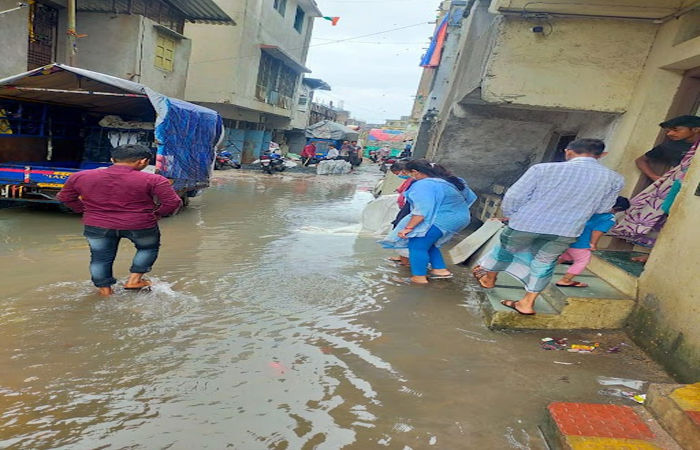 સુરતમાં ડ્રેનેજ વિભાગની નોટિસથી સરકારના નિર્ણયને ચેલેન્જ કરવામાં આવી રહ્યો છે ?